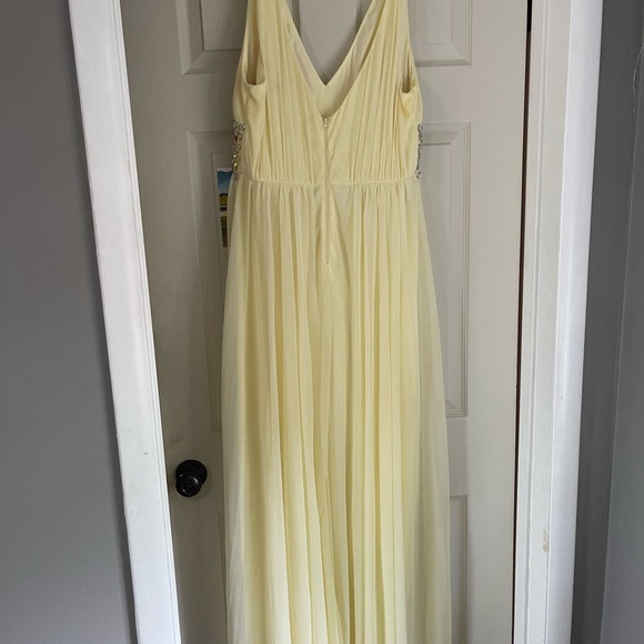 Women’s formal dress - size 13 - Picture 2 of 4